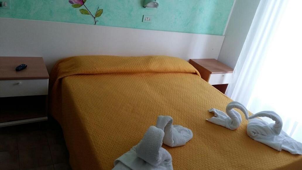 Hotel Majorca Ріміні Екстер'єр фото